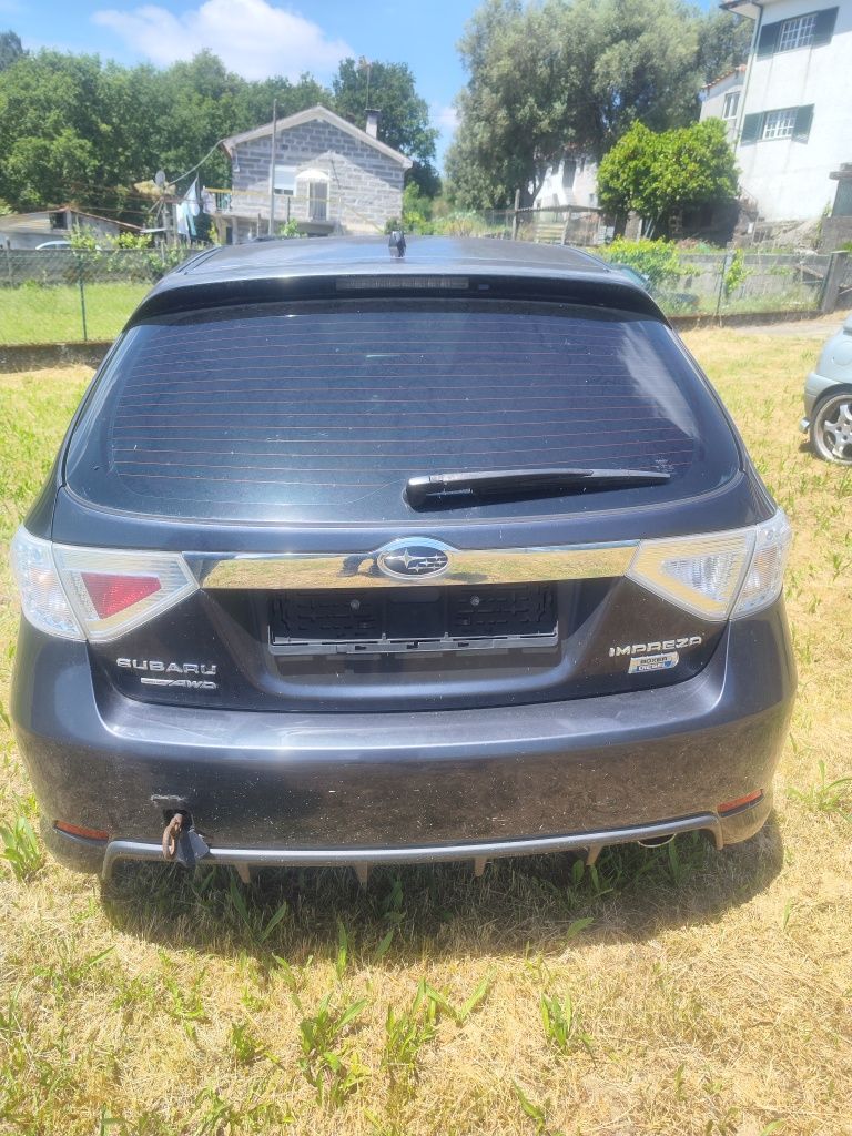 Carro    Subaru.