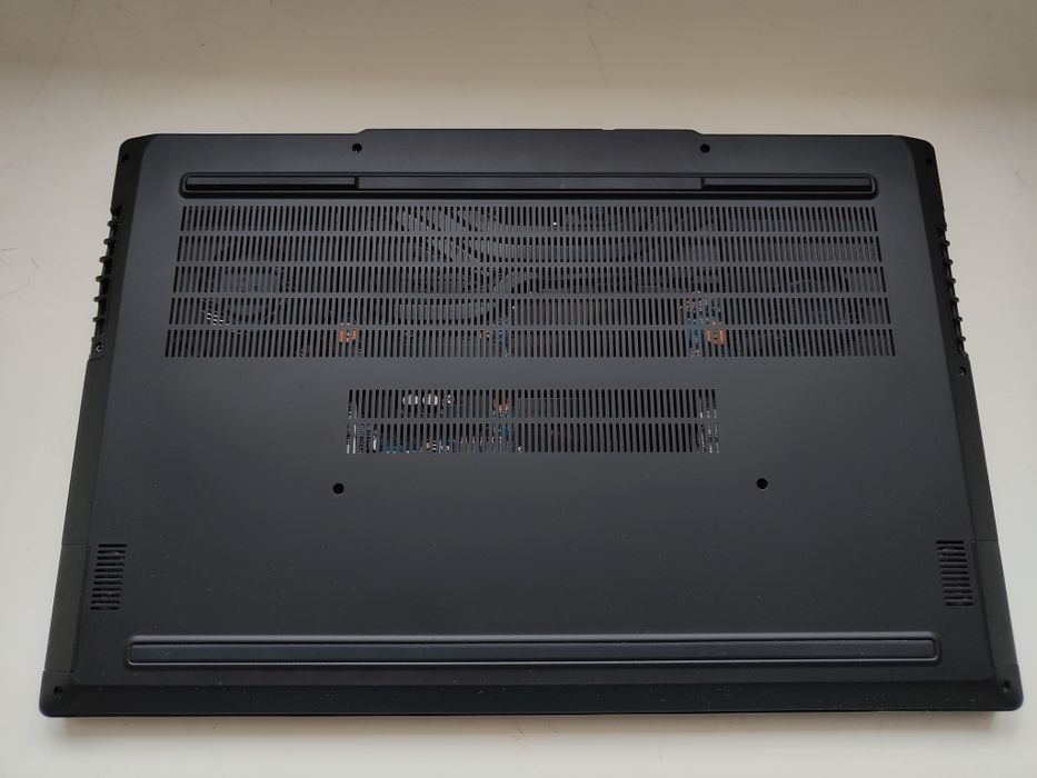 Gamingowy Laptop Intel Komplett QC7 RTX 2070 | i7-9750H | 16Gb | 256gb