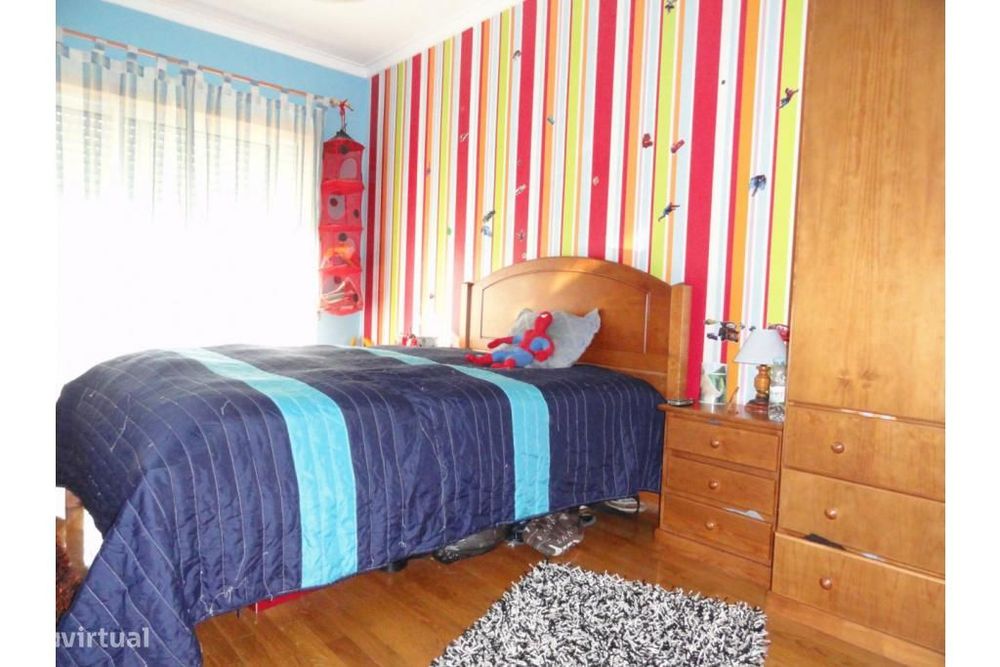 Apartamento t2 viana excelente localizaçao.