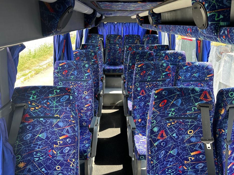 Aluguer de carrinhas - vito, traveller V, mini Bus de 18 lugares