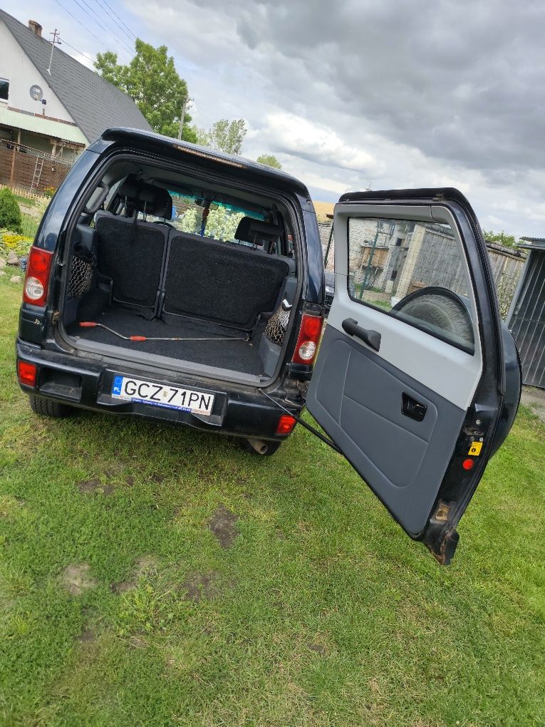 Samochód Tata Safari