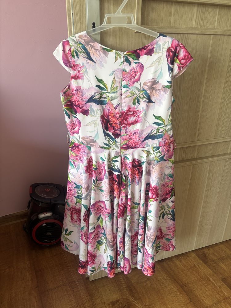 Elegancka sukienka