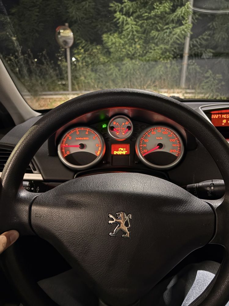 Peugeot 207 1.4 16v (1361cc)