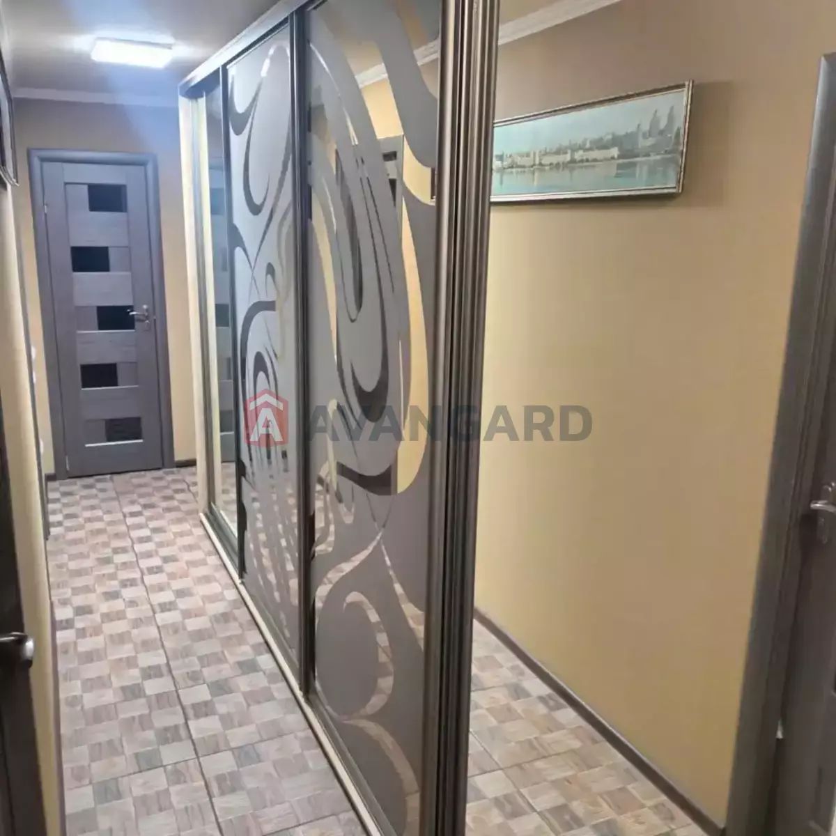 Продам 3 ком кв 70 кв м Караван Левобережны