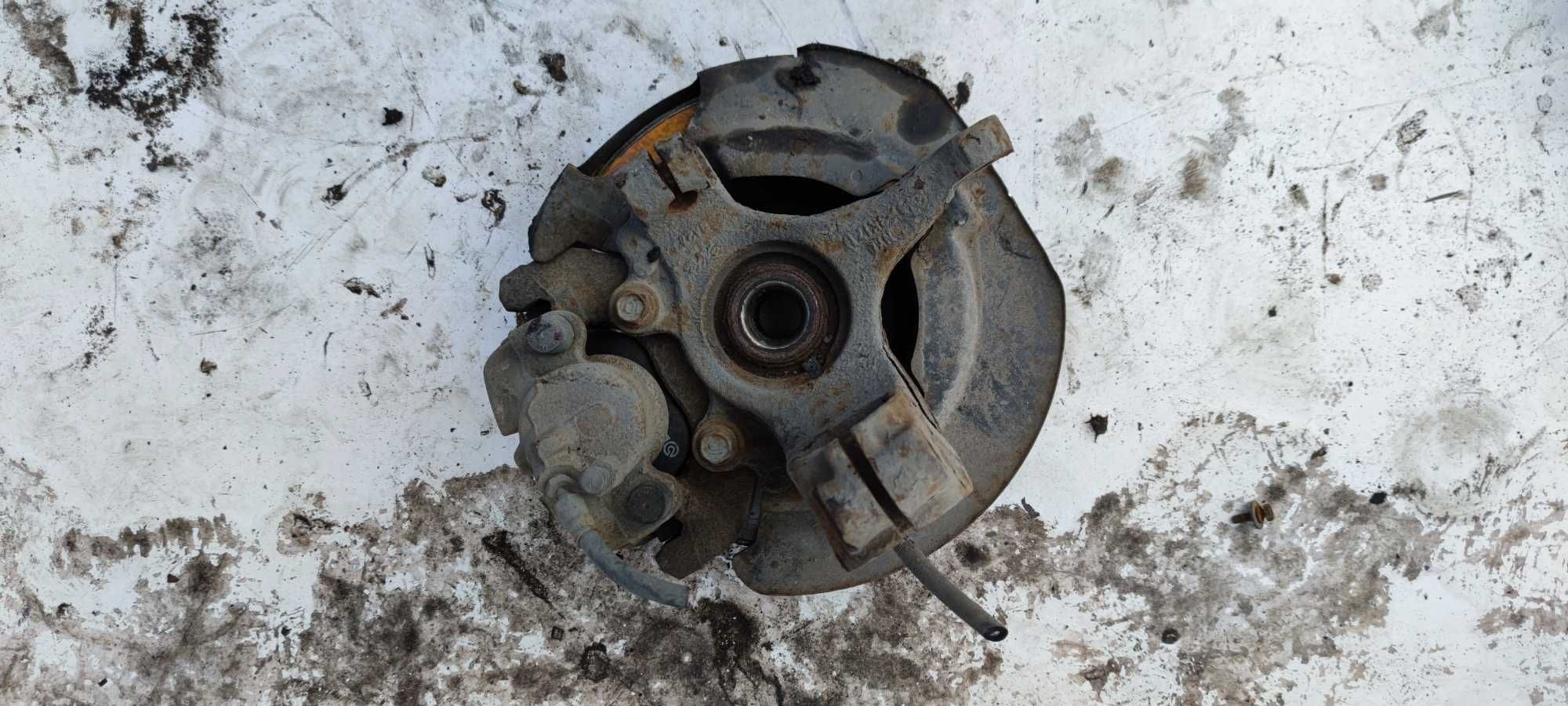 Mazda III 3 BK 1.6 CITD Zwrotnica Lewy Przód Lewa Przednia LP