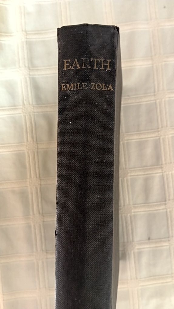 Earth - Emile Zola (Inglês)