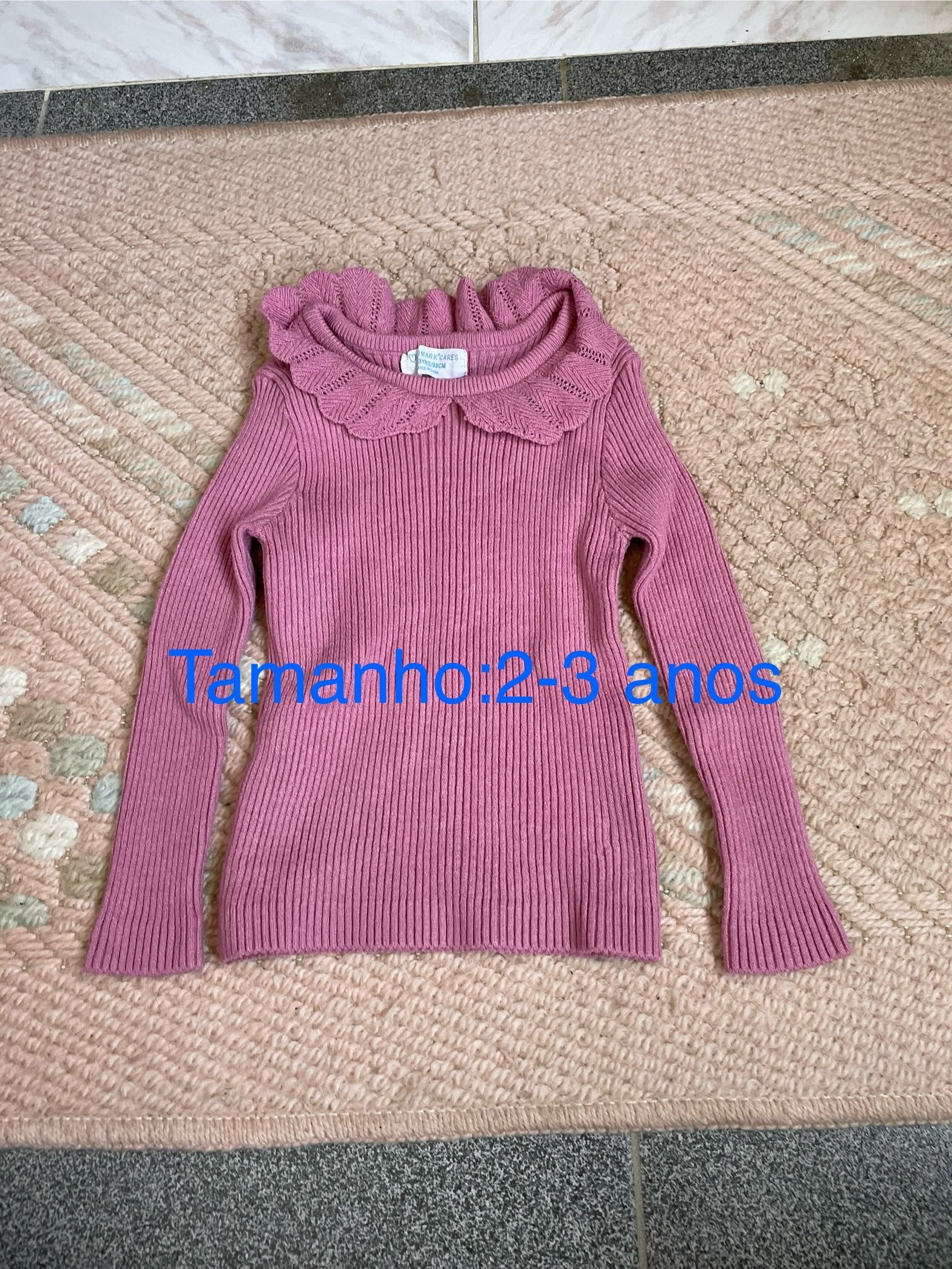 Vestidos e camisolas para menina