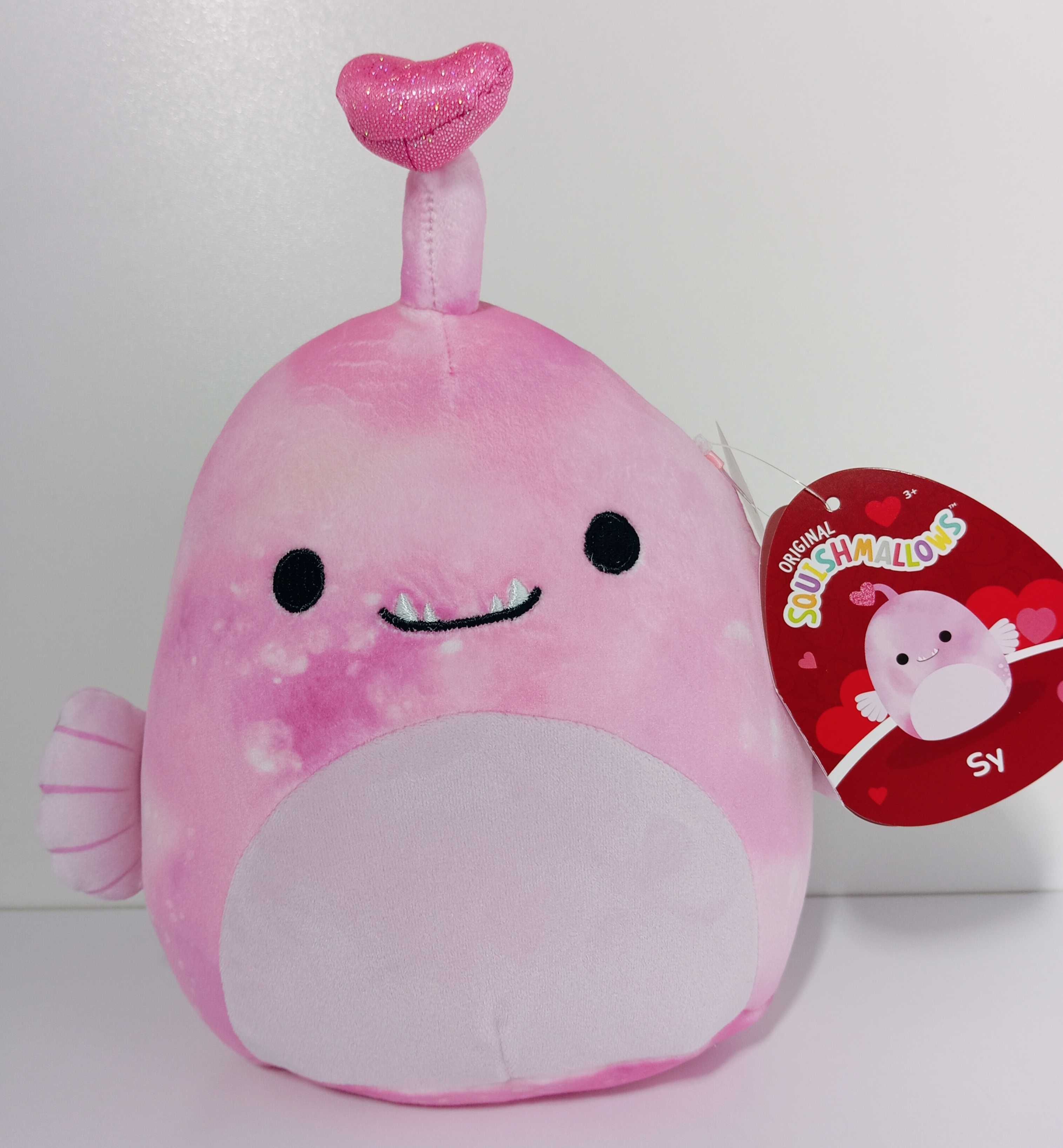 Nowa maskotka squishmallows 19 cm kosmita Sy Walentynki