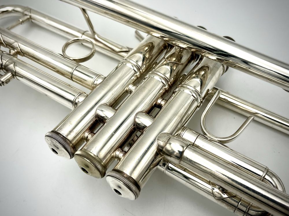 Trąbka Vincent Bach Stradivarius LR 43