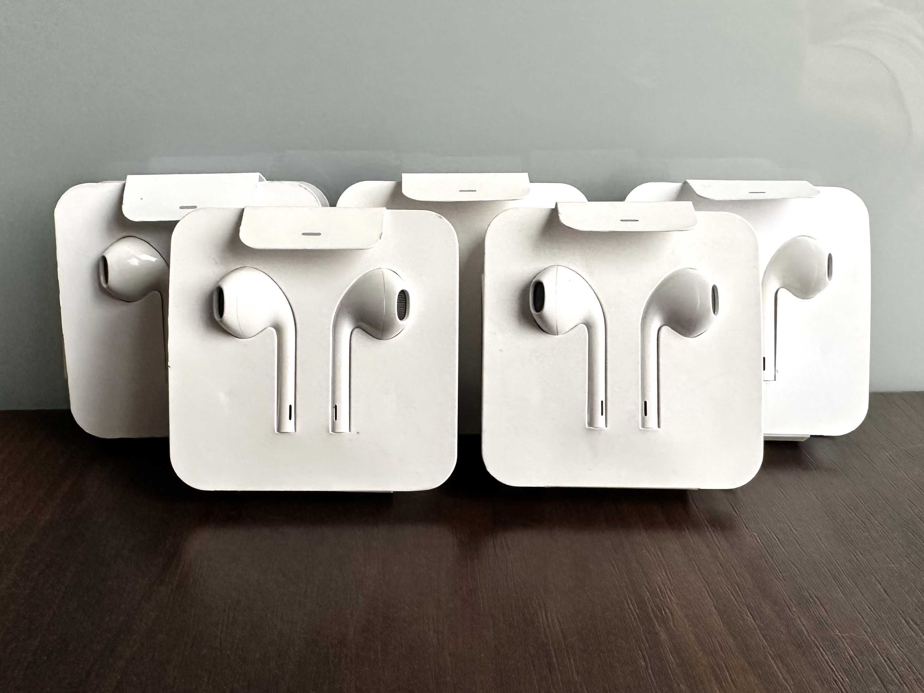 Наушники EarPods Lightning + Adapter комплектующий переходник