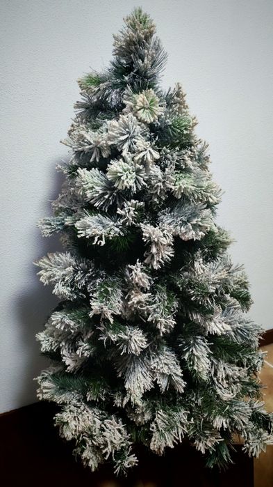 Árvore Natal Verde Com Neve