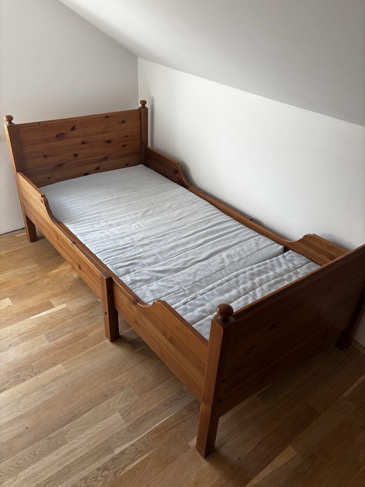 Łóżko drewniane Ikea rosuwane rośnie z dzieckiem 80x200