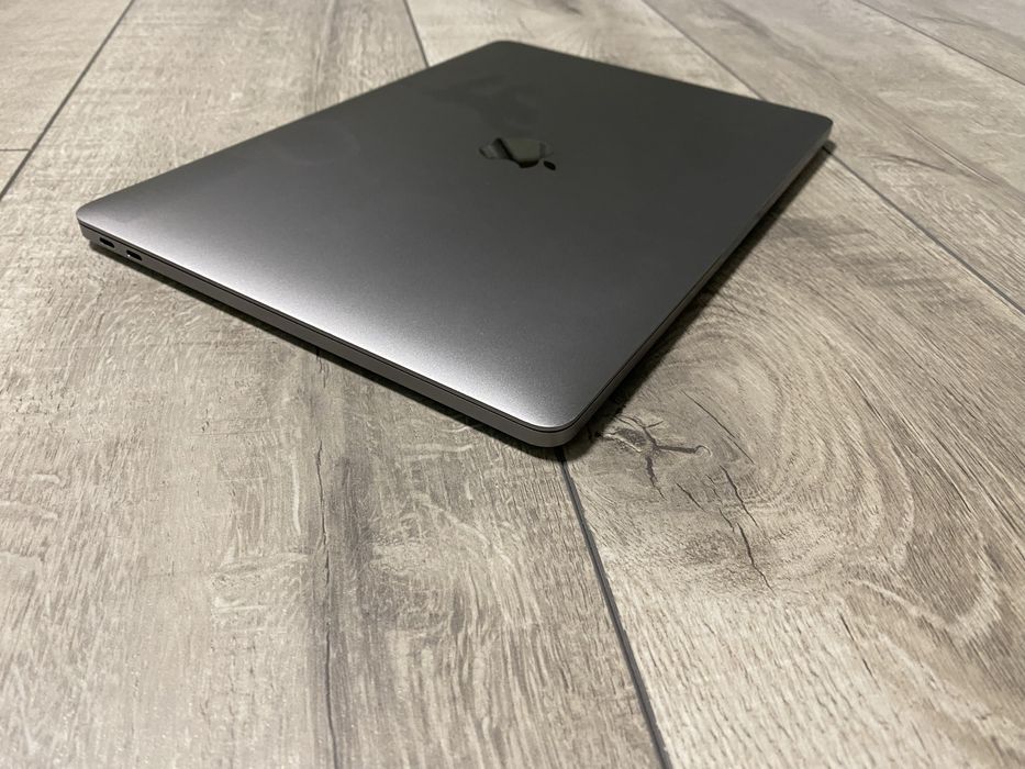 MacBook Pro retina 13 2017 2.3 core i5/8/128