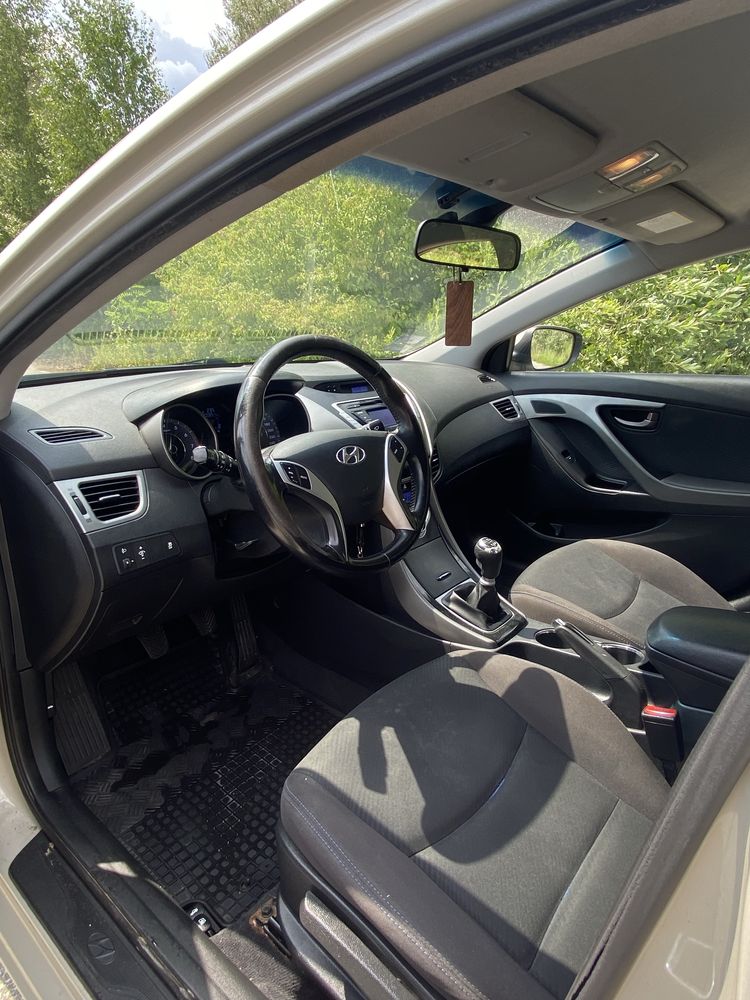 Hyundai Elantra 1.6 MPI 132KM 2012 PRYWATNY