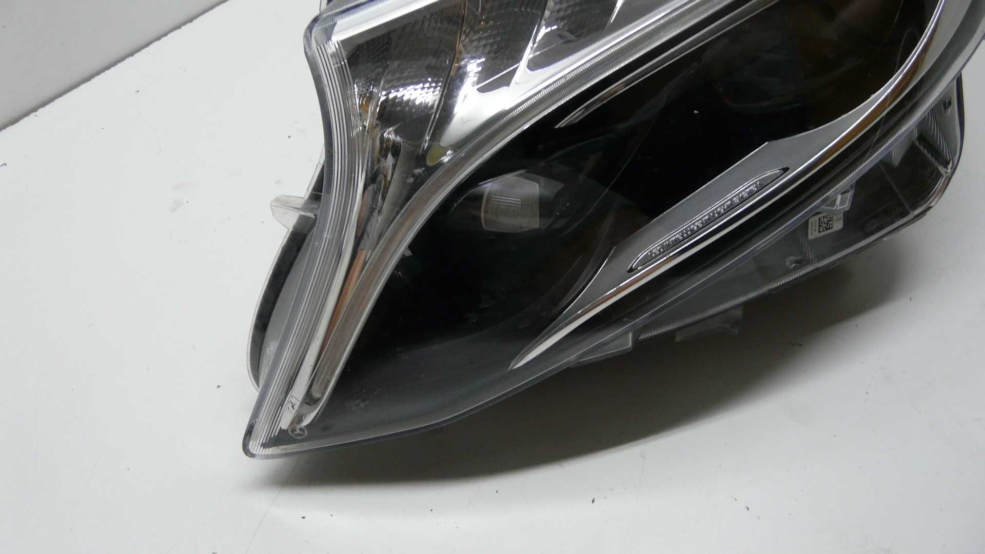 Lampa LED lewa Mercedes V-klasa