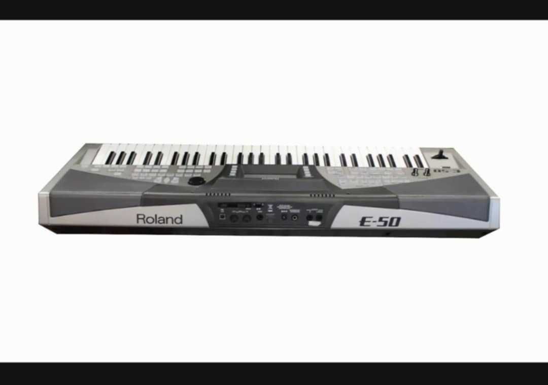 Teclado Roland E50
