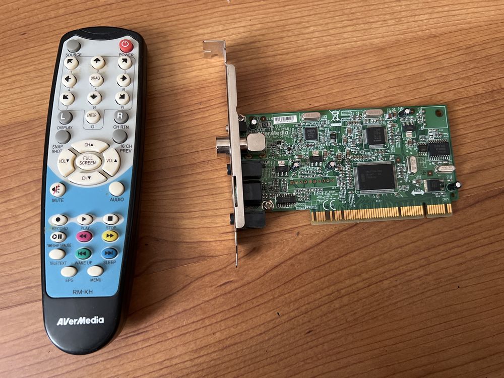 ТВ-тюнер внутрішній AVerMedia AVerTV Hybrid + FM PCI