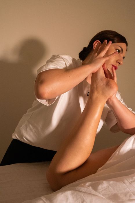 Лікар-фізтерапевт (лікувальний масаж, голкотерапія, хіропрактика)