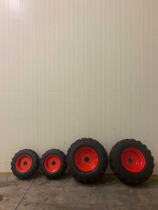 Felgi z oponami trawiastymi(G10)2x305/70/16.5,2x205/65/12 Kioti Kubota