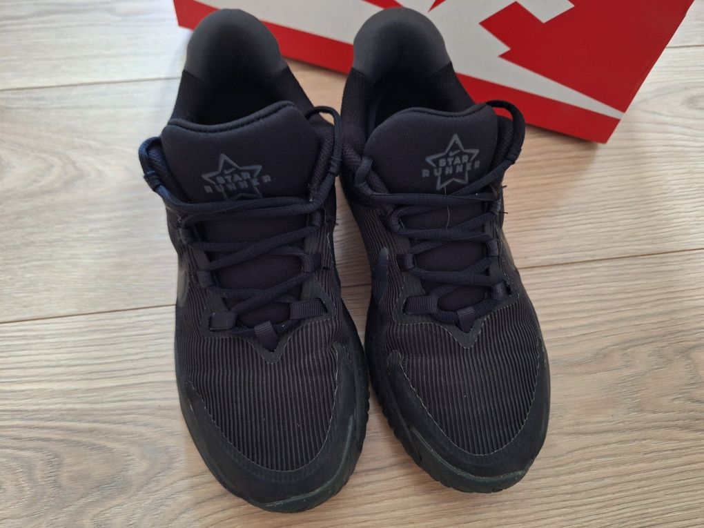 Buty Nike r.37,5