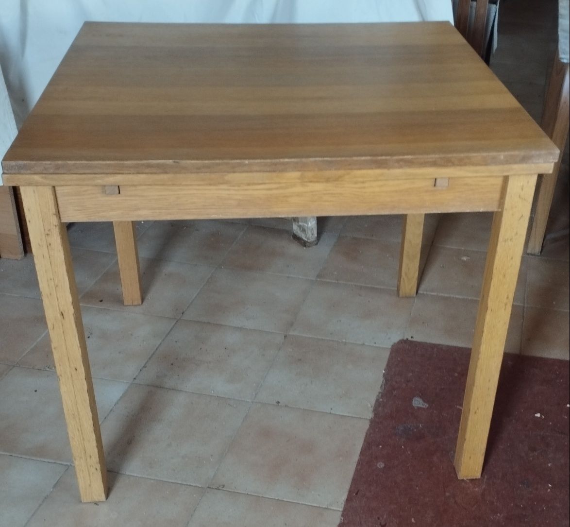 Mesa de Jantar com cadeiras