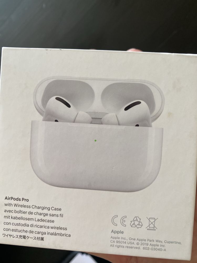AirPods Pro Apple