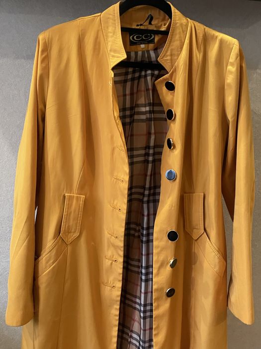 Стильный жёлтый плащ • качественная подкладка • отличное состояние