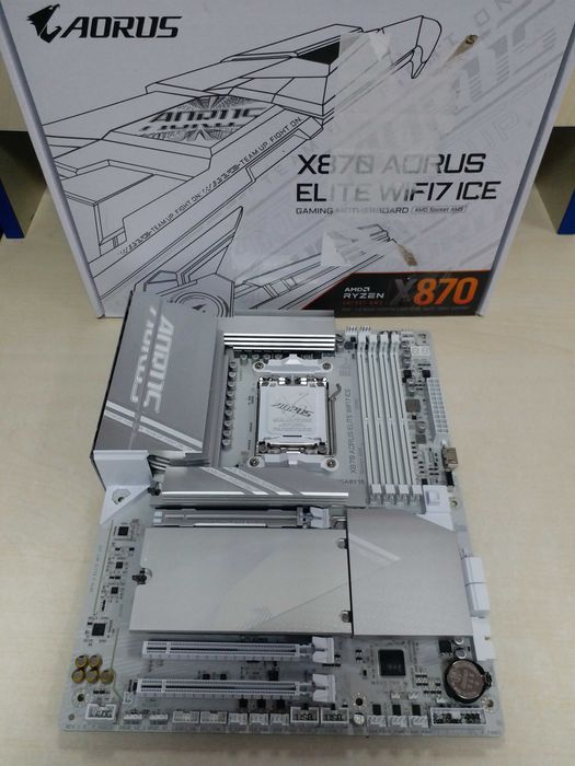 Gigabyte X870 Elite WIFI7 Ice під ремонт! на запчастини!