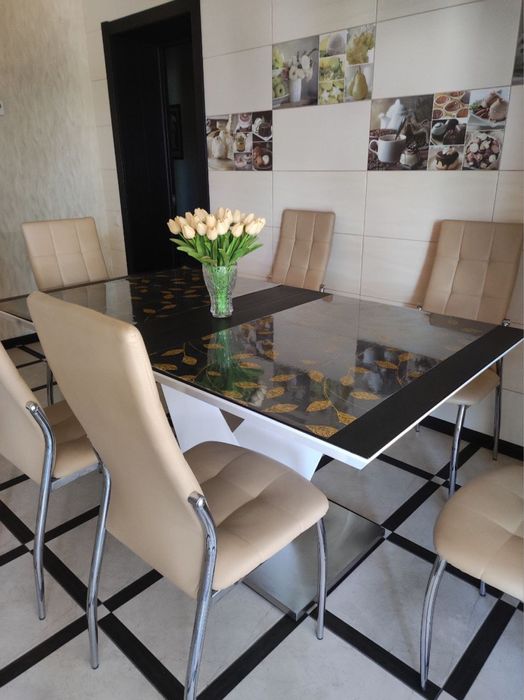 Продам кухонный стол