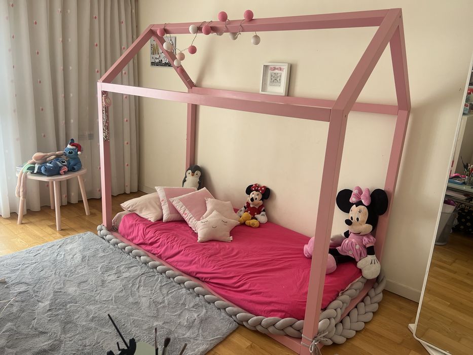 Cama de criança Rosa Montessori como nova