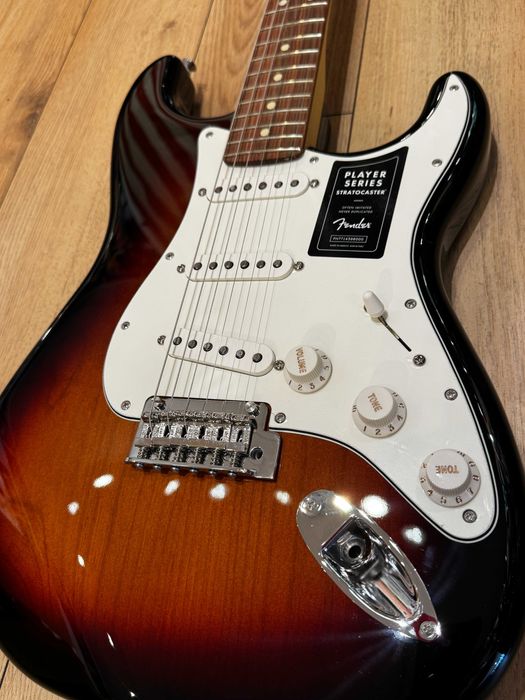 Новий Fender Stratocaster Player Sunburst, Мексіка ($840)