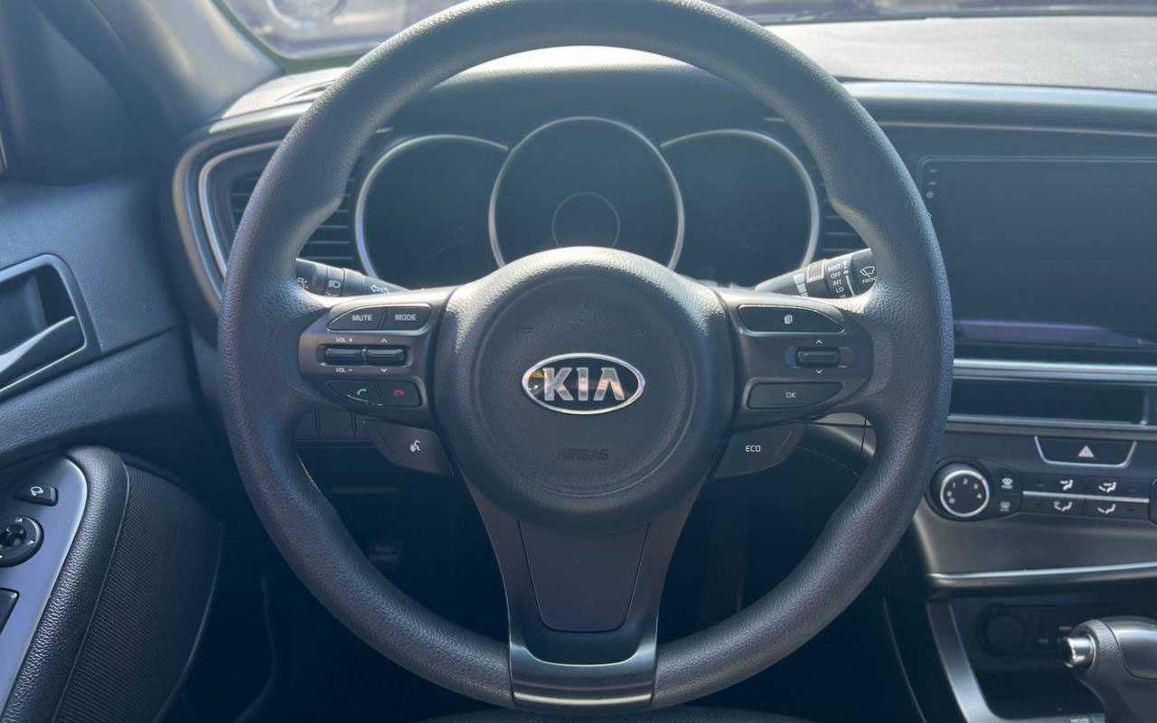 Kia K5 2015 року