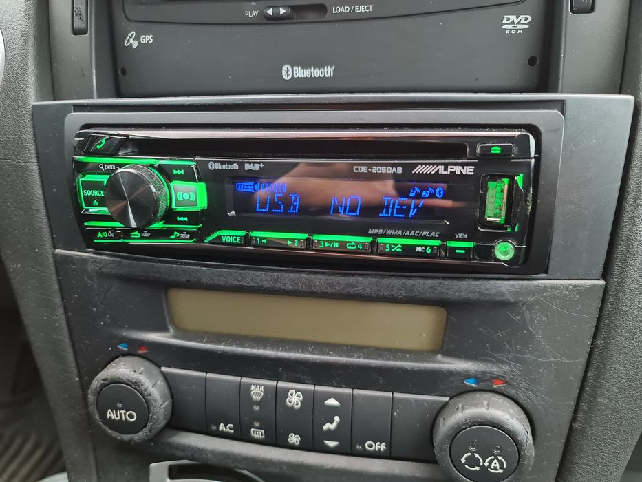 Radio ALPINE CDE 205 DAB+Bluetooth CD USB rgb