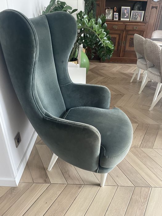 Fotel tylu „ uszak” firmy Novelle , welurowy, zielony