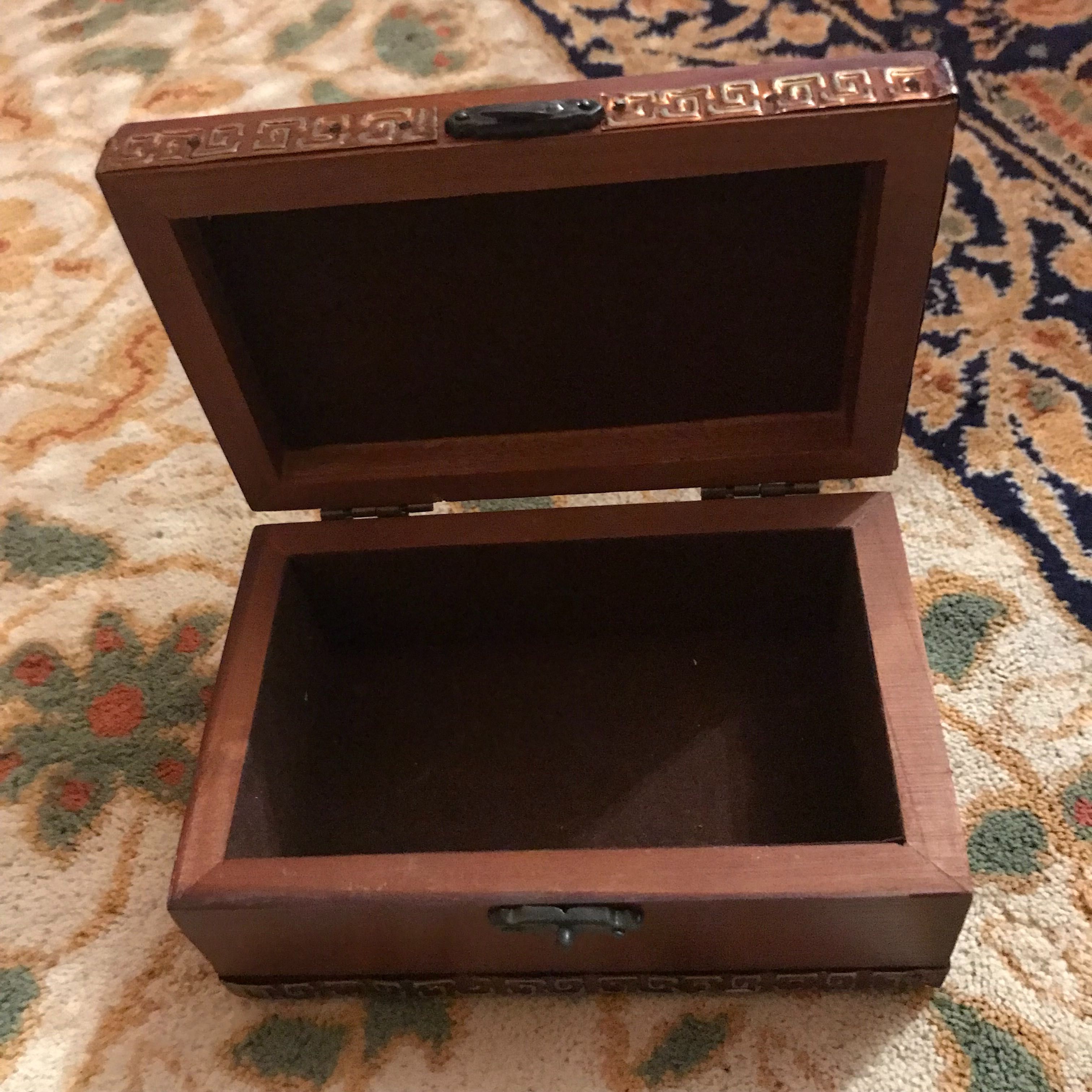 Ozdobne drewniane pudełko ze słoniem prezent szczęście