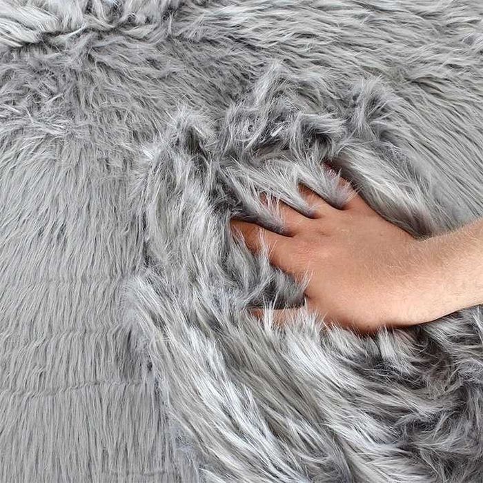 Dywan dywanik szary koło 75cm sztuczne futro miękki do salonu sypialni
