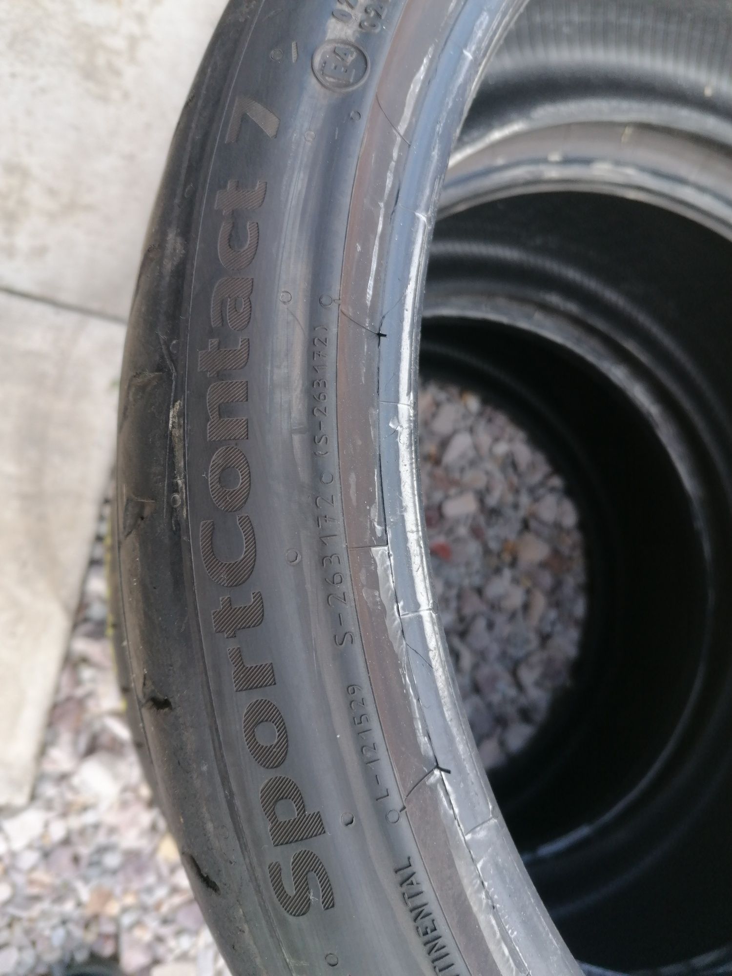 225/35/19 Continental 2022 rok