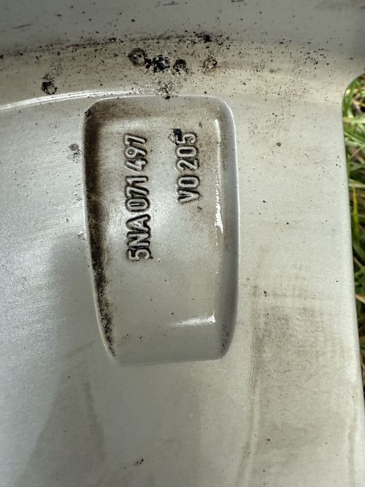 225/60 r17 шини з дисками 5*112 на VW