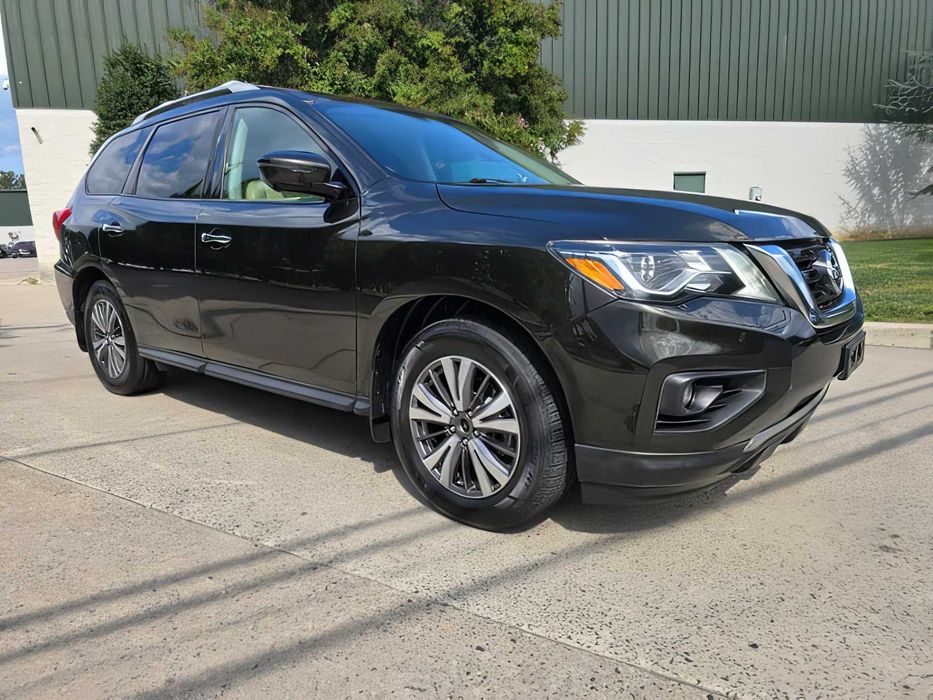 Nissan Pathfinder      2017