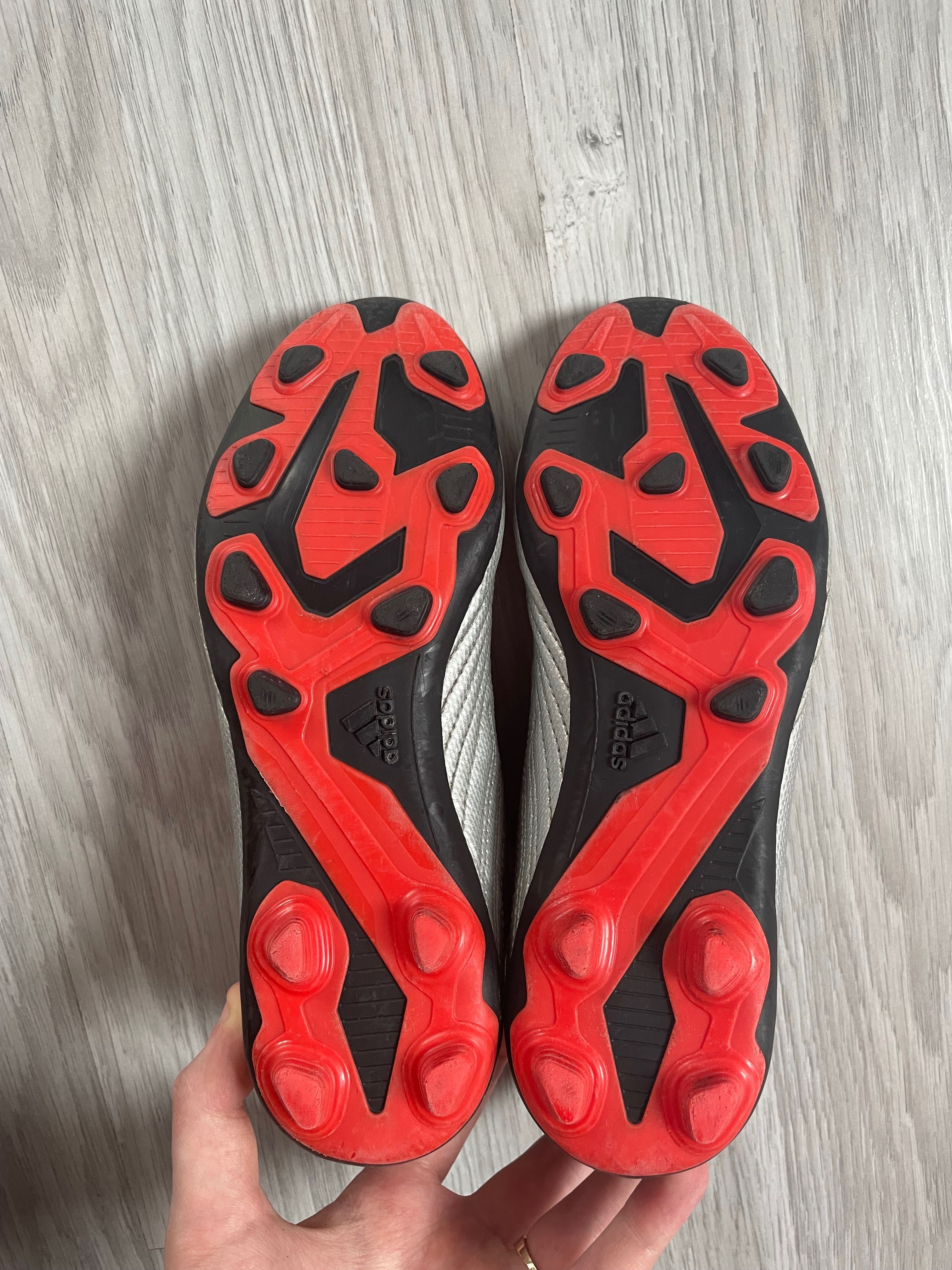 Korki buty piłkarskie Adidas Predator 19.4 rozmiar 35