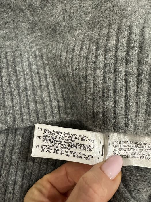 Класний светр Zara