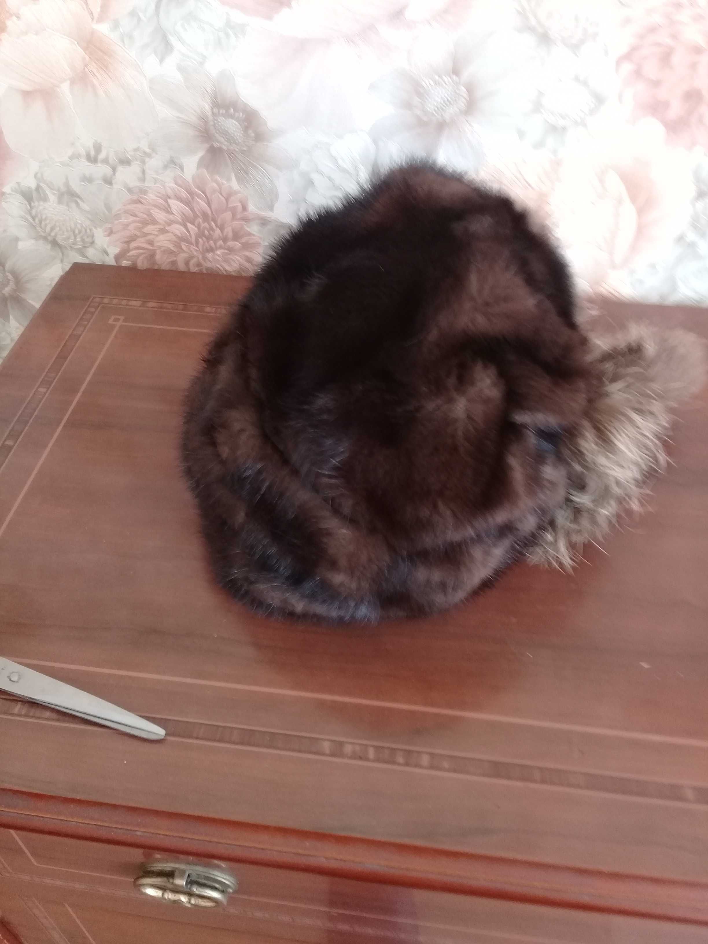Продам женскую норковую шапку