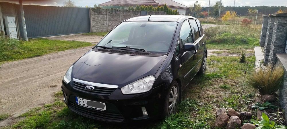 Ford C-Max z uszkodzonym silnikiem
