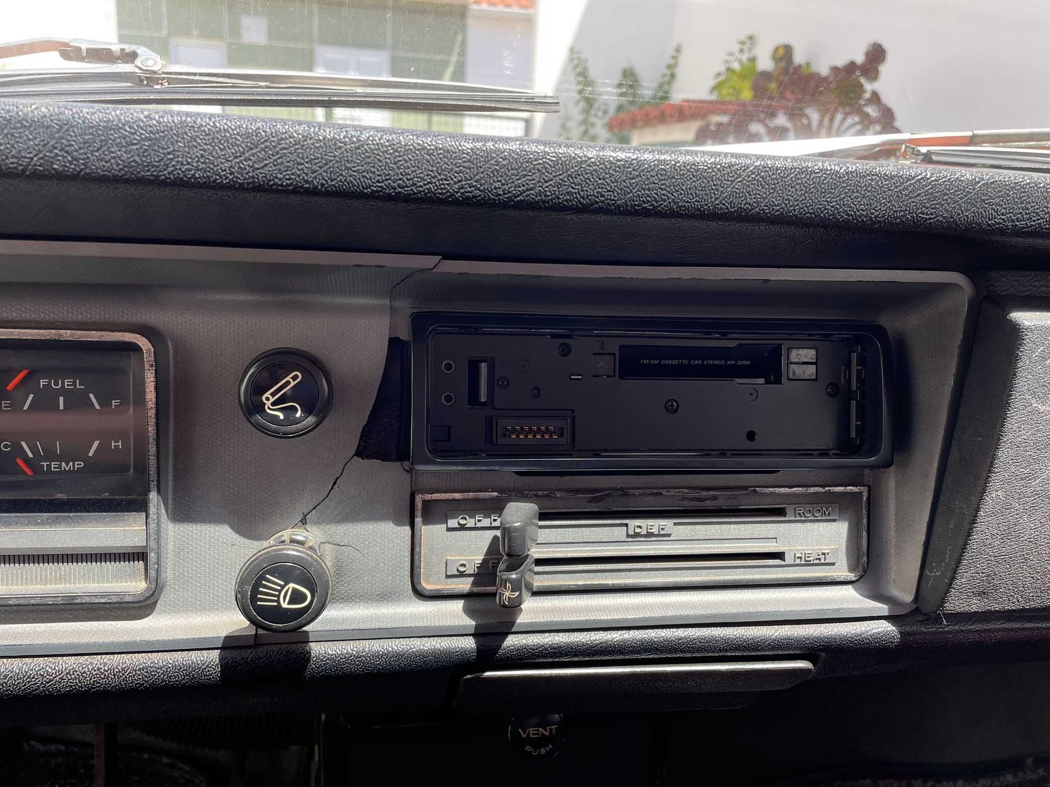 Datsun 1200 Deluxe