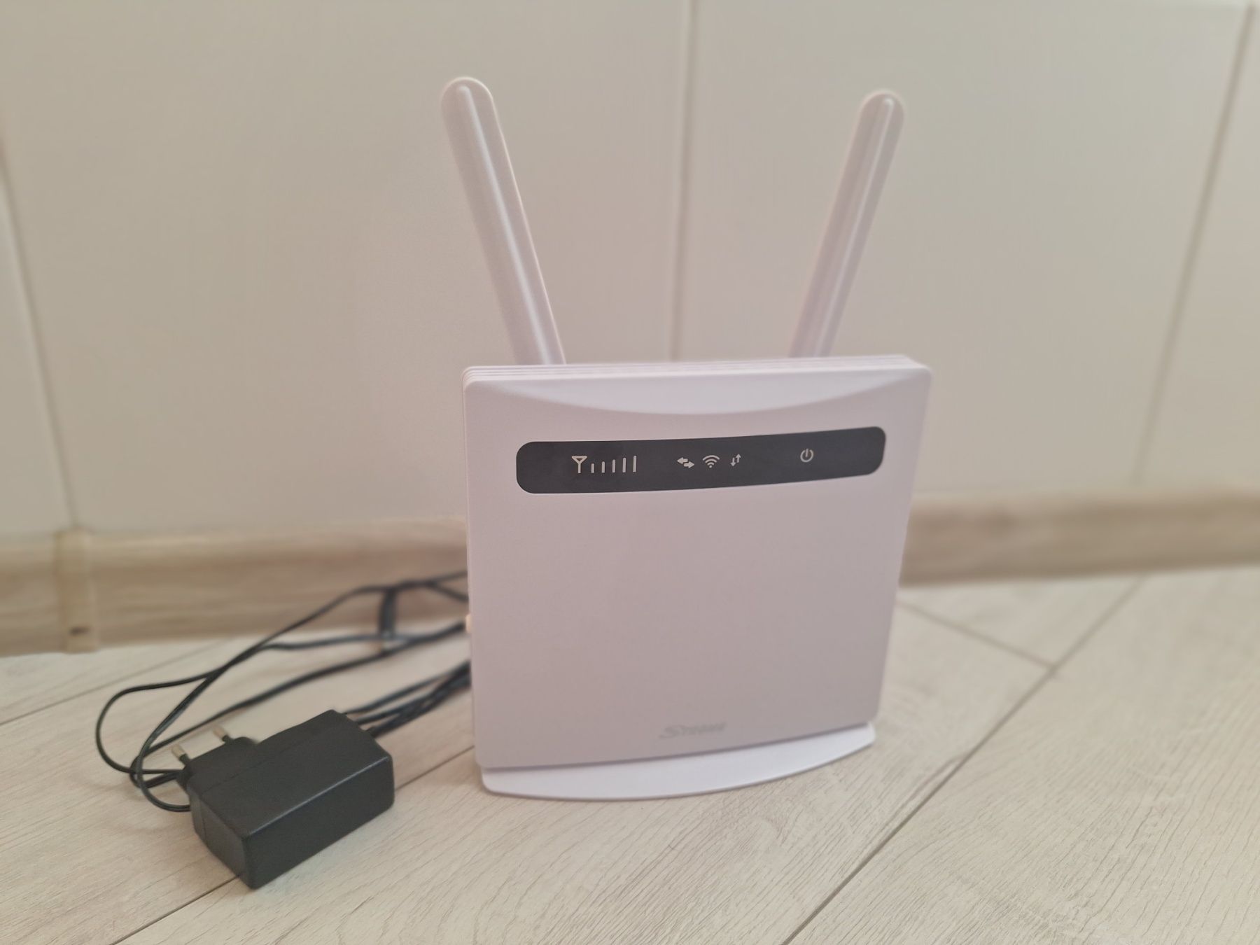 WiFi роутер 4g lte router 300 strong