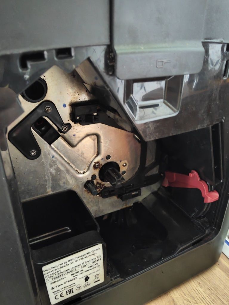 Ekspres automatyczny Simens EQ 6 Plus s. 300