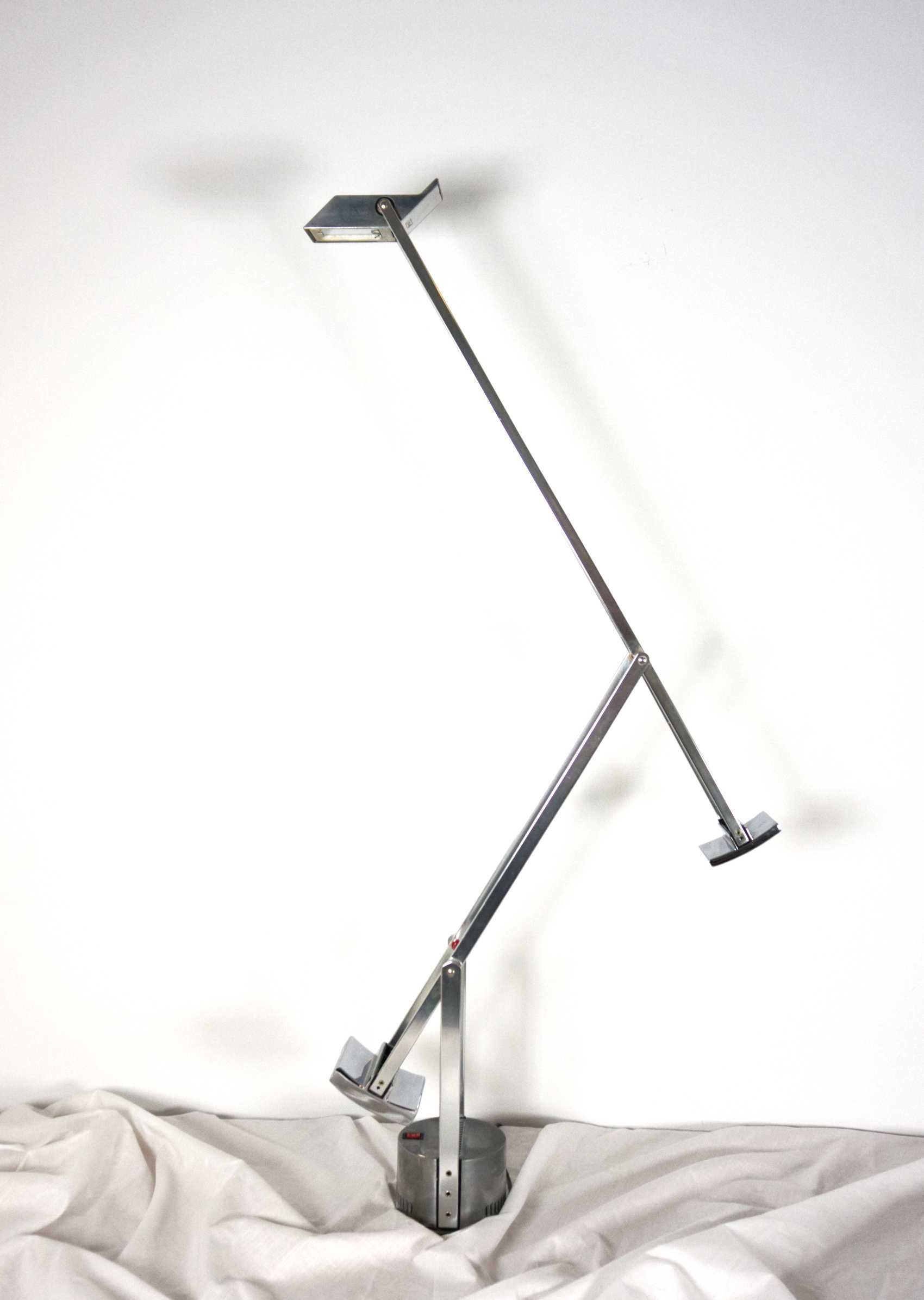 Candeeiro Design Modello Tizio X30 de RIchard Sapper para Artemide