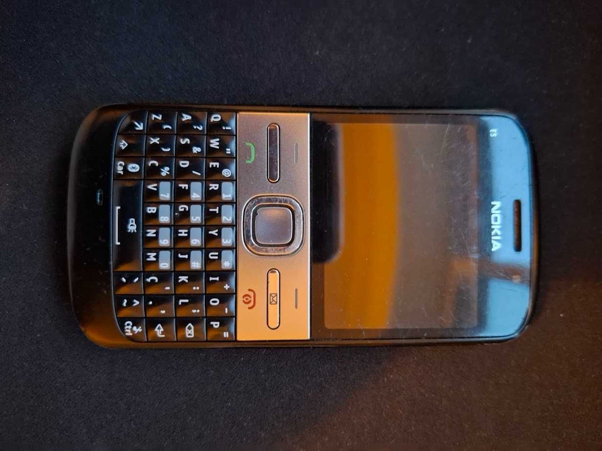 Telemóvel Nokia E5
