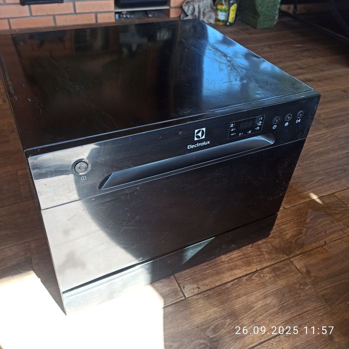Посудомийна машина Electrolux ESF 2400 OK