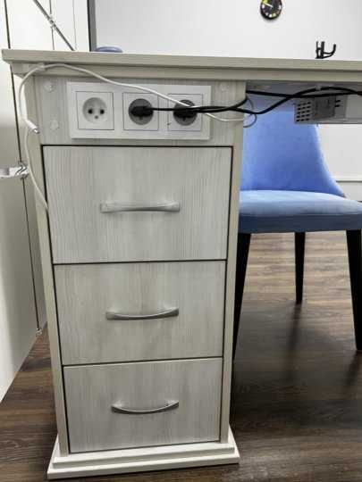 Маникюрный стол разборной с вытяжкой